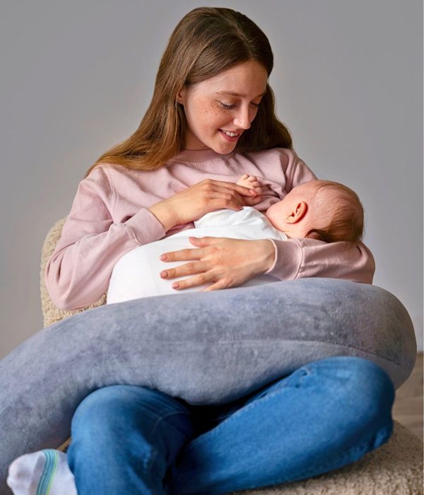 Mutter mit neugeborenem Kind